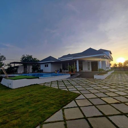 V R Farms Exotic Villa Venkatāpur Екстериор снимка