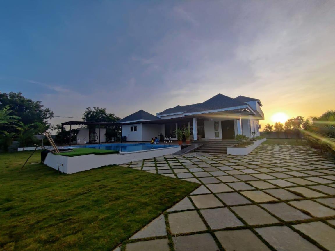 V R Farms Exotic Villa Venkatāpur Екстериор снимка